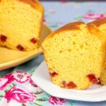 Receita de Bolo de Fubá com Goiabada
