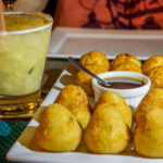 Brotas Bar - Coxinhas artesanais de frango com catupiry e os bolinhos de queijo coalho com mel do engenho