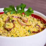 Receita fácil de farofa de pinhão com linguiça