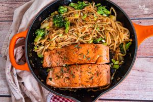 Receita de Salmão com Espaguete de Pupunha
