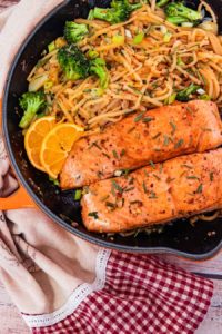 Receita de Salmão com Espaguete de Pupunha