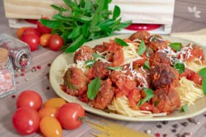 Receitas de Almôndegas com Tomates Assados